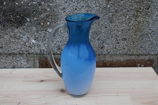 Pichet en verre bleu dégradé – H29 cm
