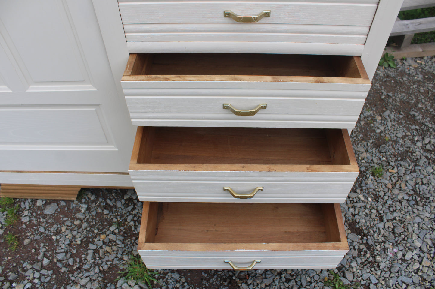 Armoire asymétrique en chêne massif – Style Art Déco revisité