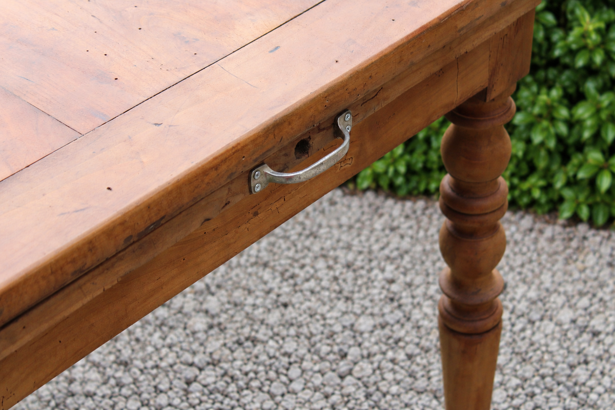 Table de ferme ancienne en bois – pieds tournés, tiroir et rallonge d’appoint - VENDU