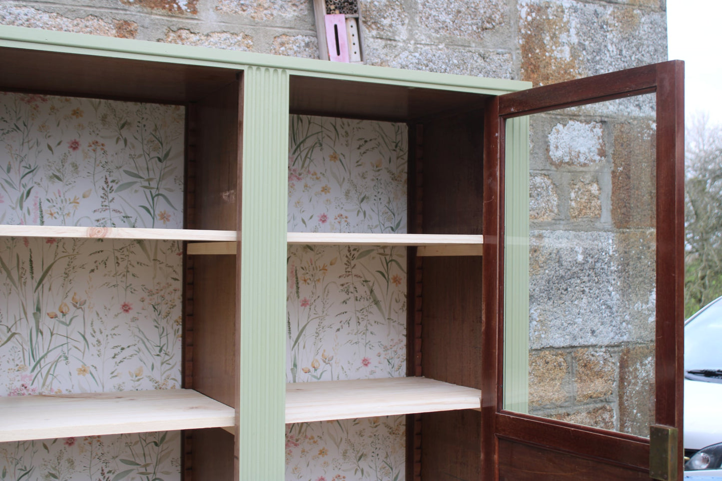 Vitrine ancienne rénovée – vert Lézard (Pure & Paint) - VENDU