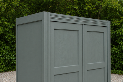 Armoire parisienne rénovée – Kaki 4MURS – Penderie ancienne – Style campagne chic