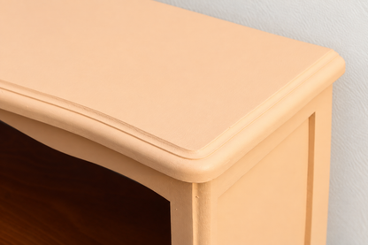 Bibus vintage rénové pêche pastel – Petite bibliothèque à étagères et fond fleuri – H 100 cm