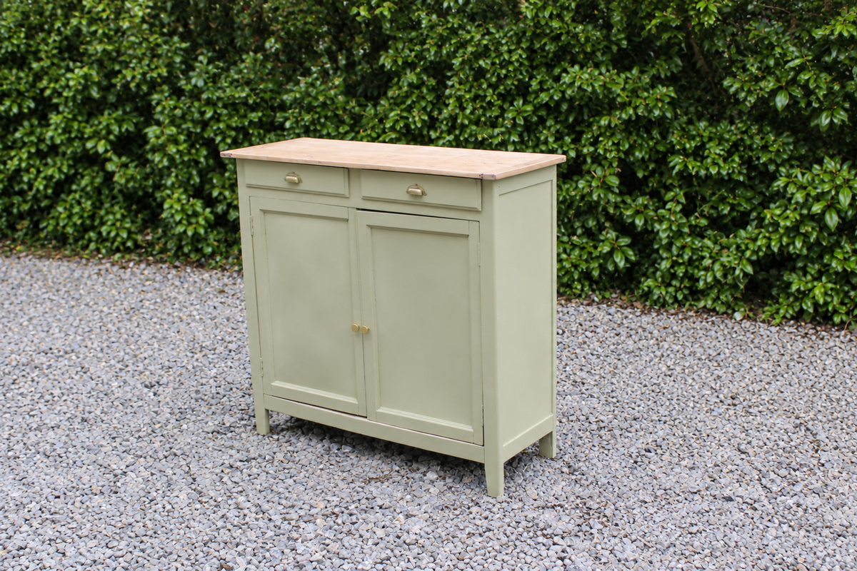 Buffet parisien ancien rénové – Vert Argile Envie & plateau bois – 99 cm