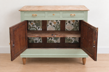 Buffet ancien style Art déco en chêne massif – Vert Lézard Pure & Paint et bois naturel – 121 cm