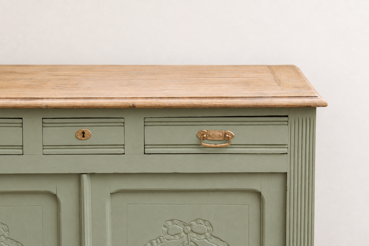 Buffet ancien style Art déco en chêne massif – Vert Lézard Pure & Paint et bois naturel – 121 cm
