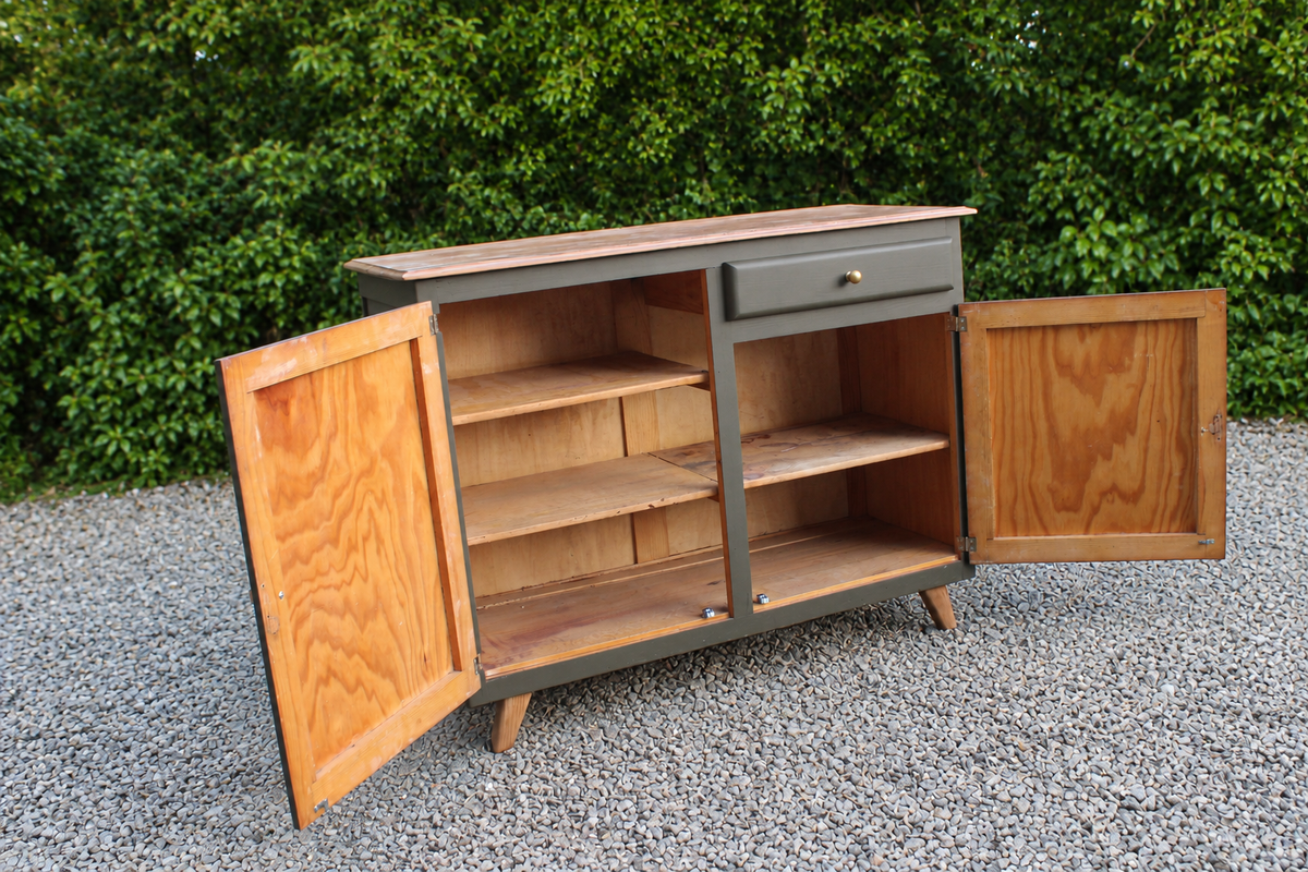 Buffet Mado vintage rénové kaki et bois – 2 portes et 1 tiroir