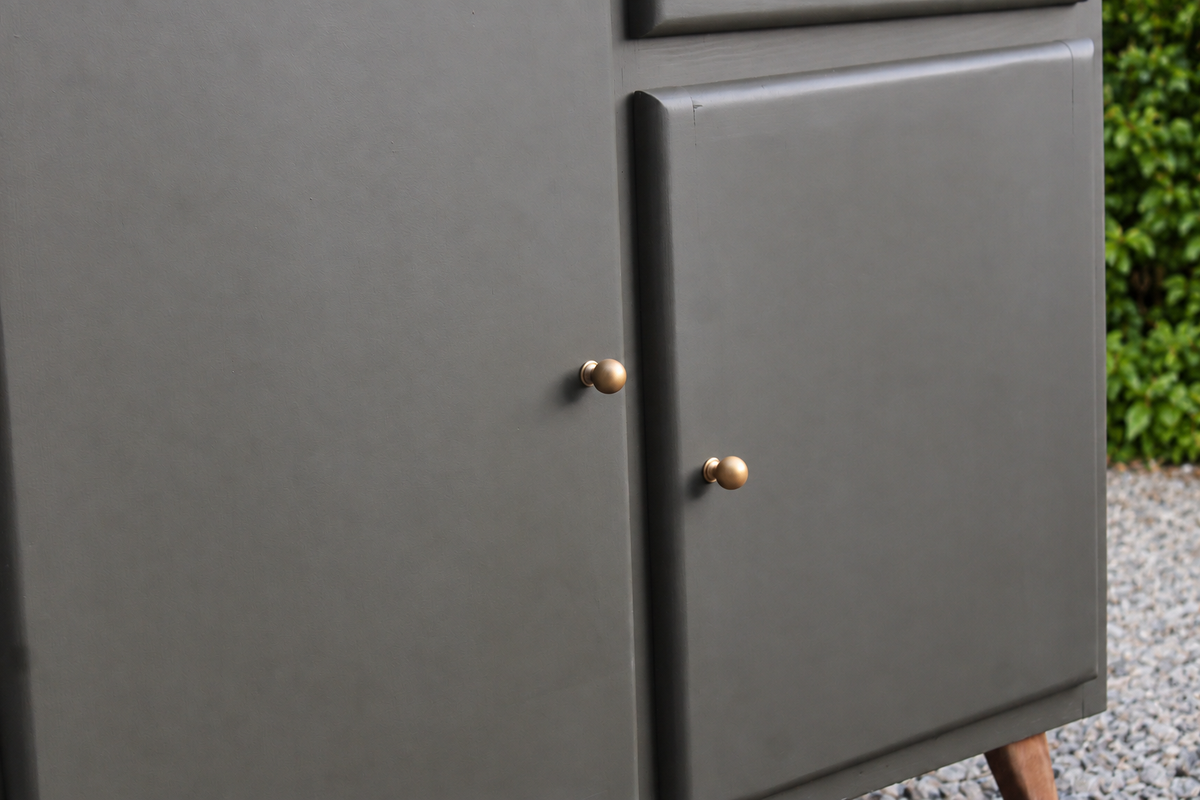 Buffet Mado vintage rénové kaki et bois – 2 portes et 1 tiroir