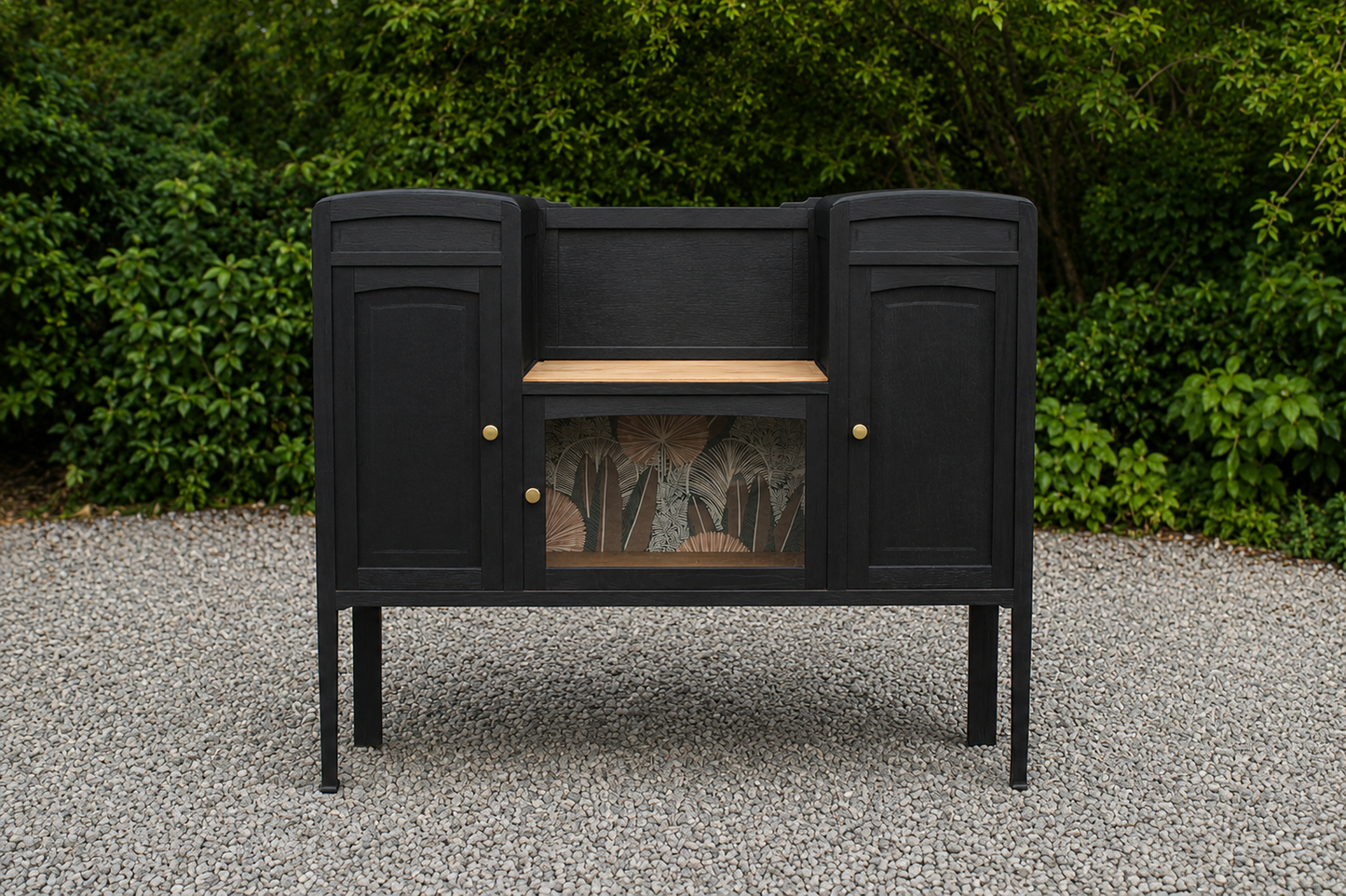 Buffet vintage revisité noir & laiton – meuble vitré esprit Art déco / parisien