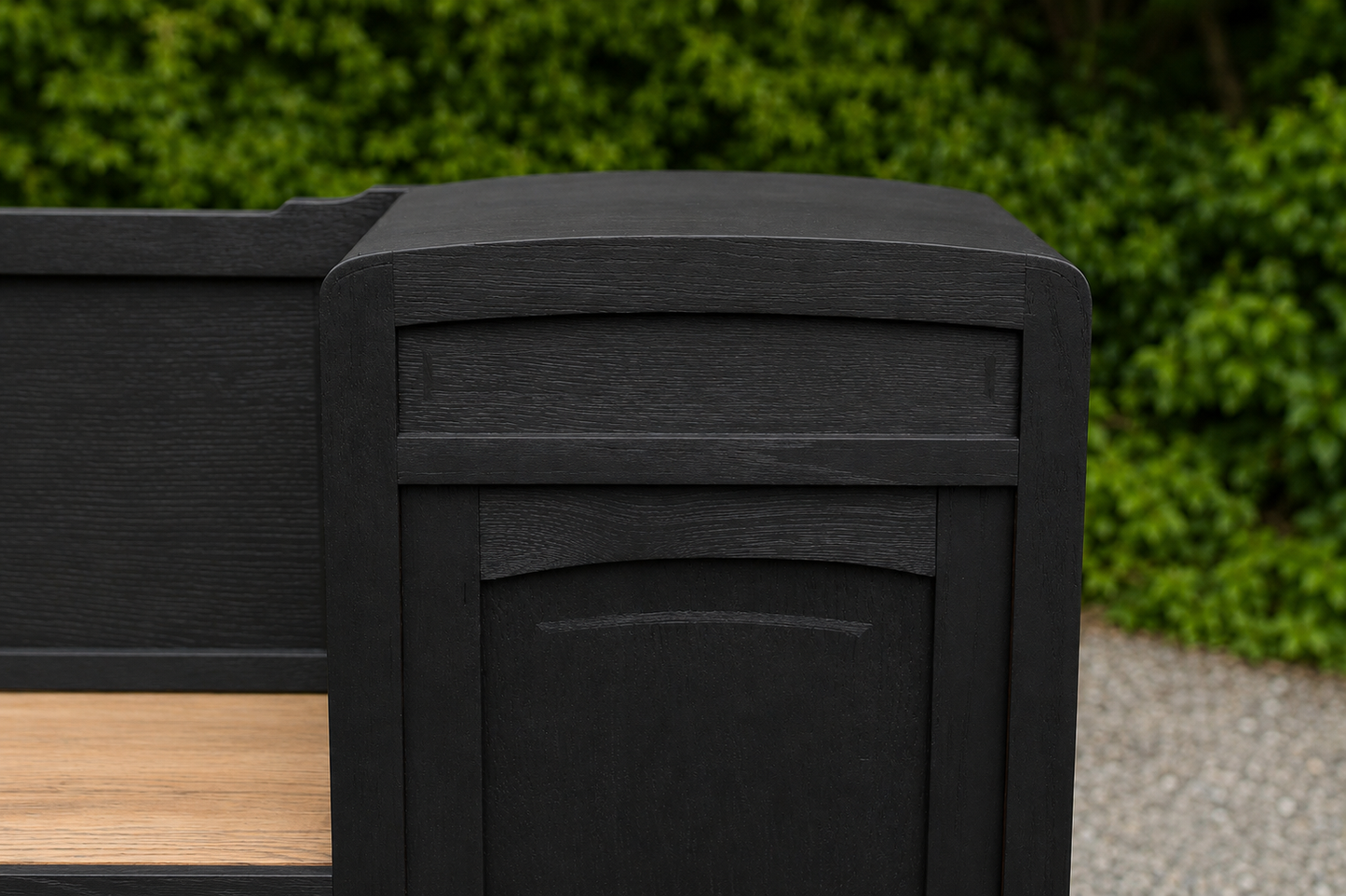 Buffet vintage revisité noir & laiton – meuble vitré esprit Art déco / parisien