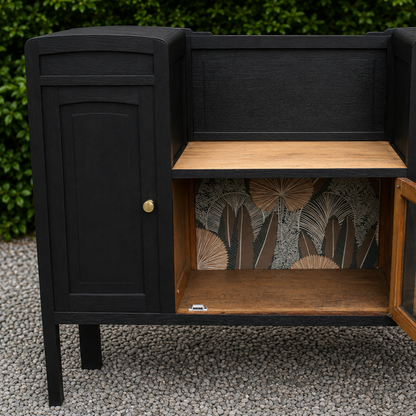 Buffet vintage revisité noir & laiton – meuble vitré esprit Art déco / parisien