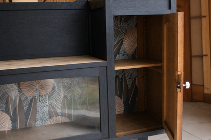 Buffet vintage revisité noir & laiton – meuble vitré esprit Art déco / parisien