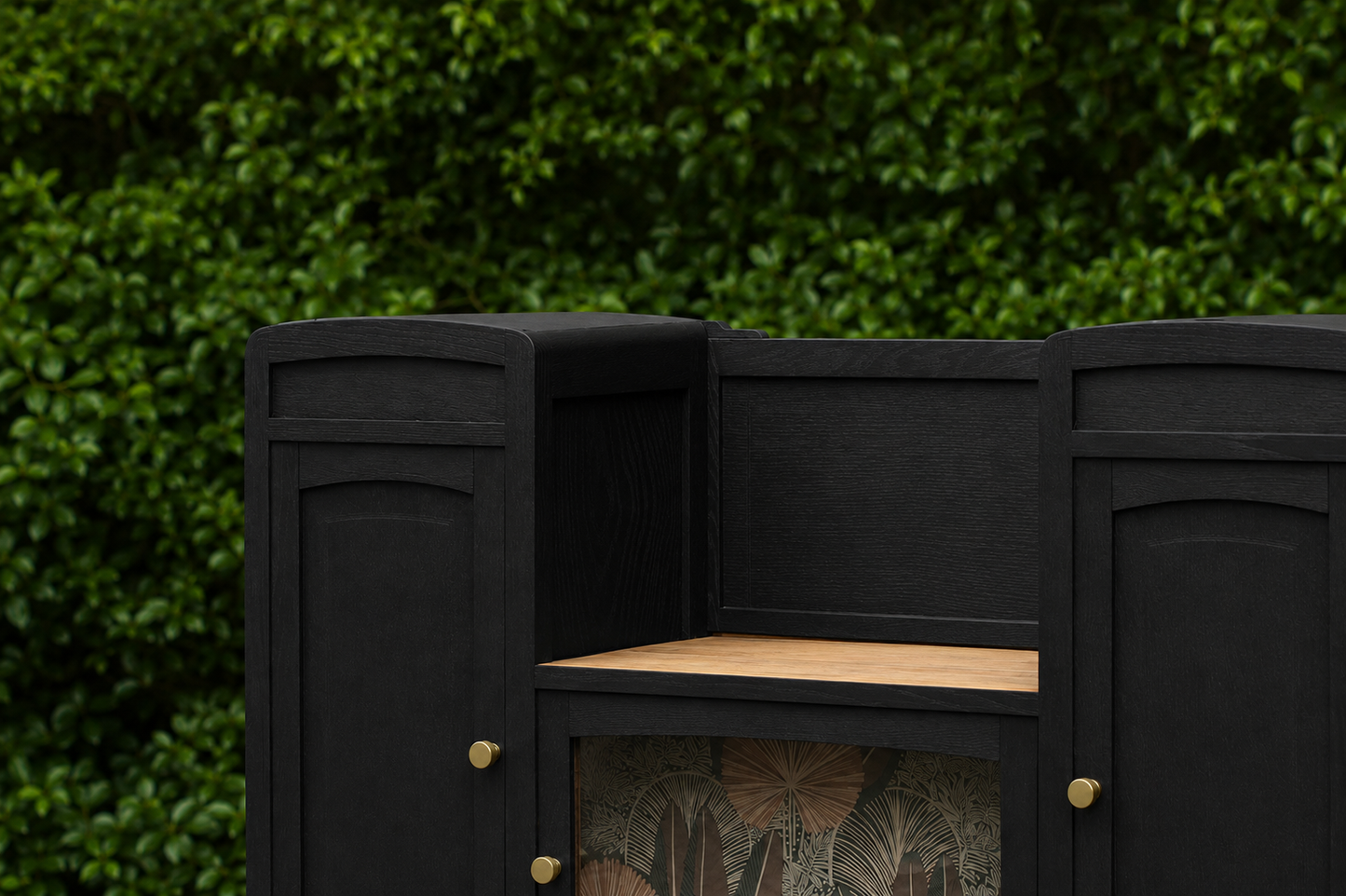 Buffet vintage revisité noir & laiton – meuble vitré esprit Art déco / parisien