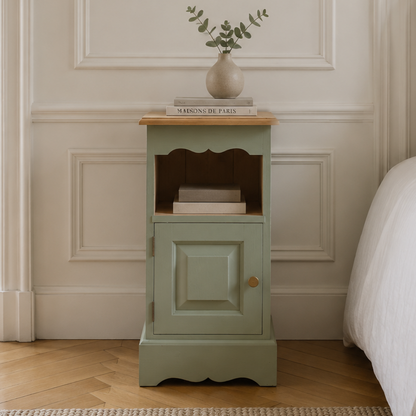 Chevet vintage en pin rénové – Vert Lézard Pure & Paint – Plateau bois naturel