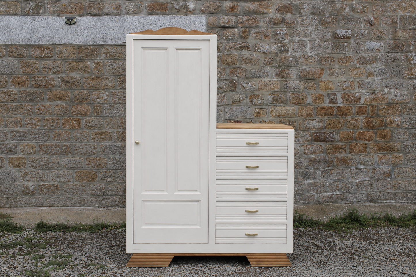 Armoire asymétrique en chêne massif – Style Art Déco revisité
