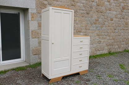 Armoire asymétrique en chêne massif – Style Art Déco revisité