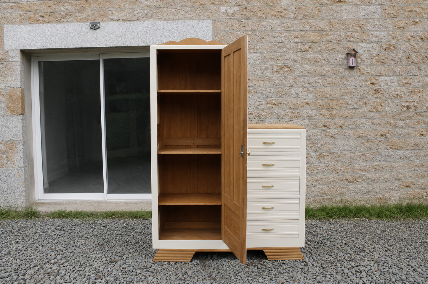 Armoire asymétrique en chêne massif – Style Art Déco revisité