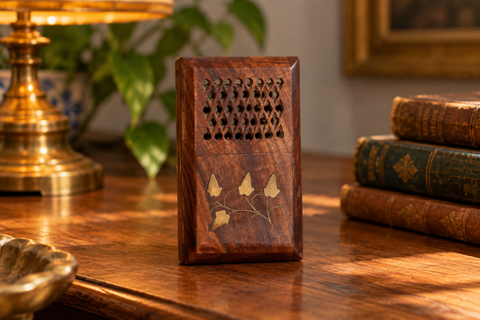 Porte-cigarettes pliant vintage en bois sculpté – décor floral doré – style oriental
