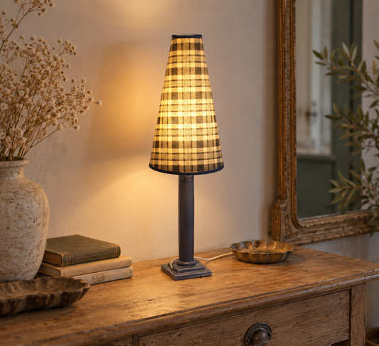 Lampe à poser vintage en céramique gris bleuté – Abat-jour conique tartan écossais – Années 70/80