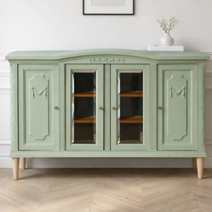 Buffet ancien rénové – Vert sauge, 4 portes verres biseautés & fronton sculpté – VENDU