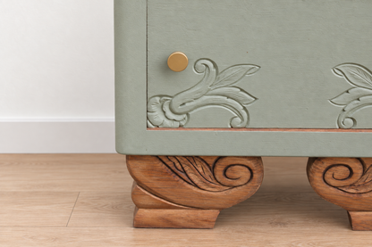Chevet art déco ancien rénové – Vert Lézard Pure & Paint, bois naturel et plateau marbre