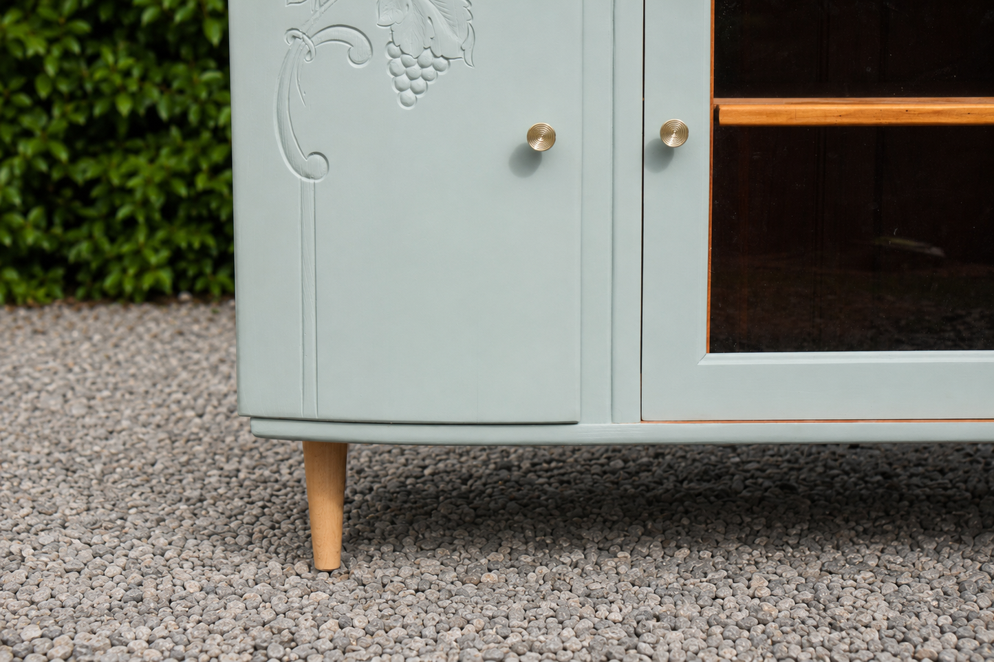 Enfilade Art Déco en bois massif – Vert de gris – 140 cm