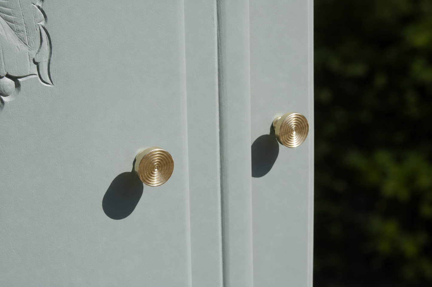 Enfilade Art Déco en bois massif – Vert de gris – 140 cm