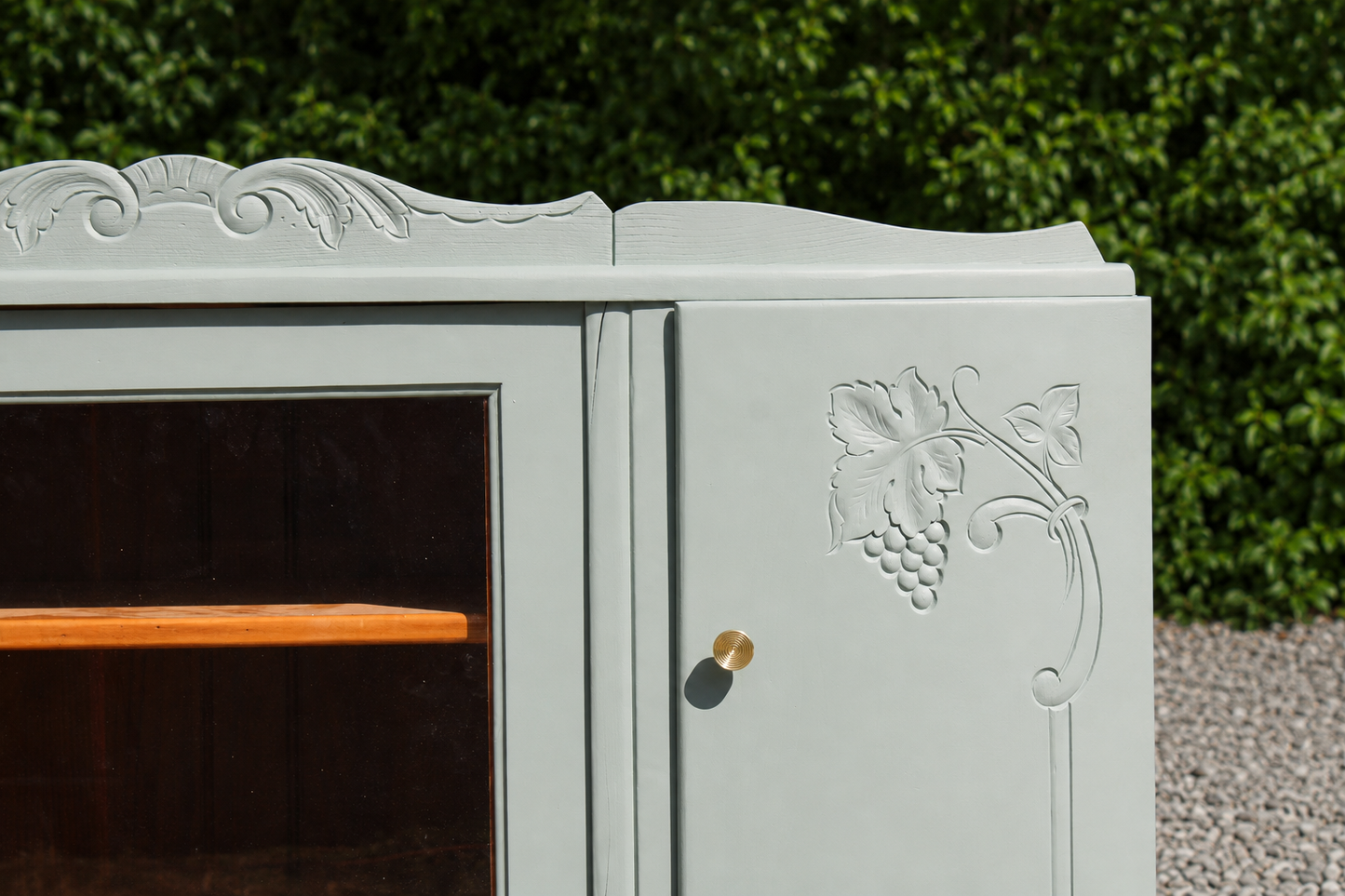 Enfilade Art Déco en bois massif – Vert de gris – 140 cm
