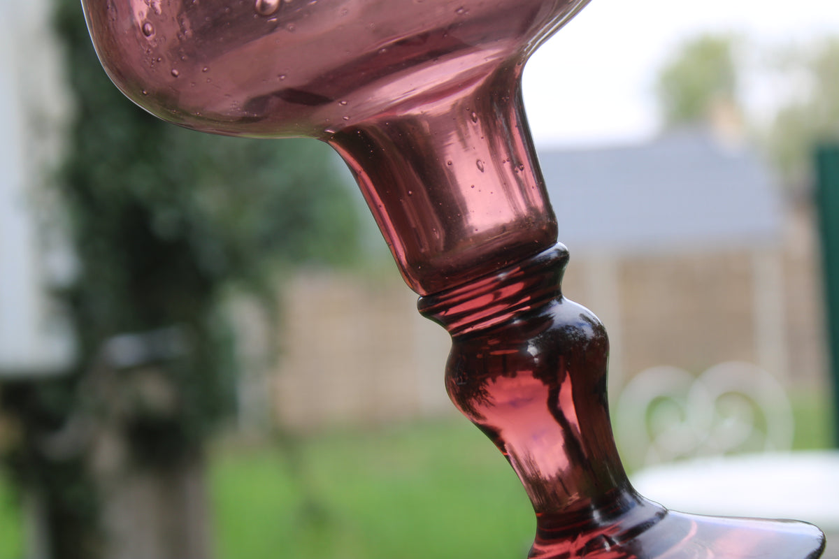 Grand photophore sur pied en verre bullé améthyste – H27 cm