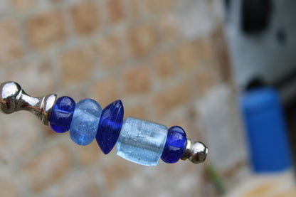 Ancien service à découper couteau et fourchette – manches en perles de verre bleu