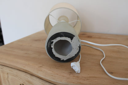 Lampe à poser vert sauge avec abat-jour écru – lampe de chevet style organique