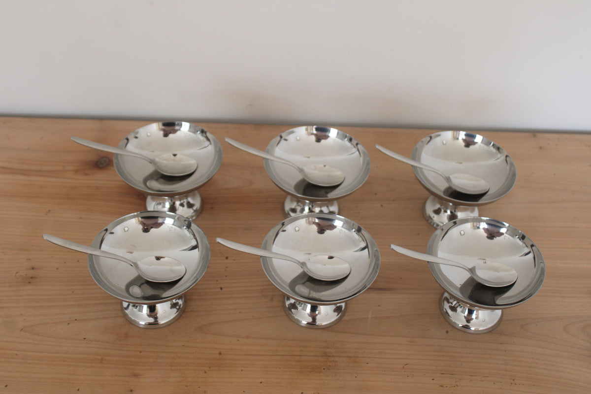 Service vintage de 6 coupes à dessert en métal argenté avec cuillères – coupes à glace sur pied
