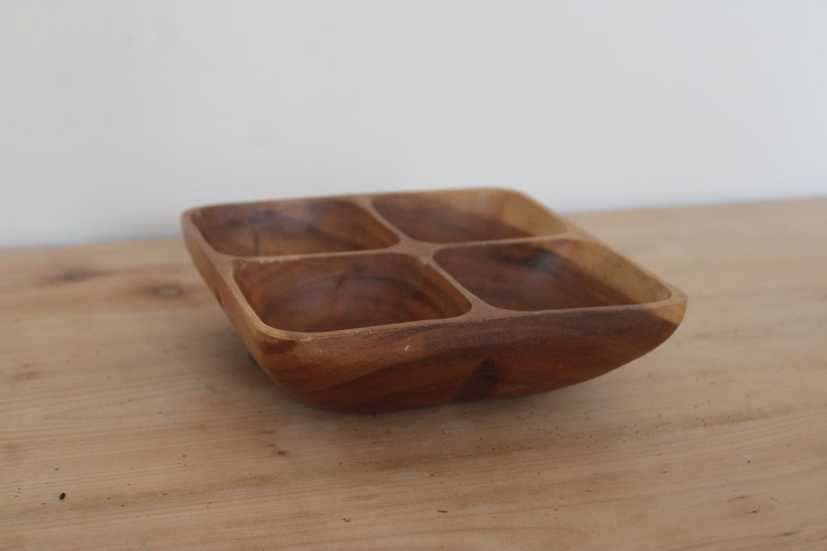 Plateau apéritif vintage en bois exotique – plat 4 compartiments style monkey pod