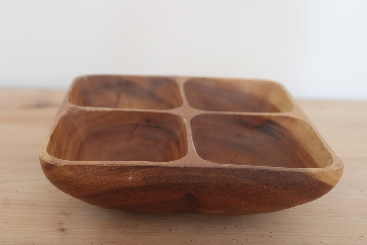 Plateau apéritif vintage en bois exotique – plat 4 compartiments style monkey pod