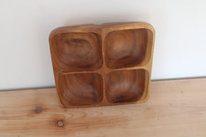 Plateau apéritif vintage en bois exotique – plat 4 compartiments style monkey pod