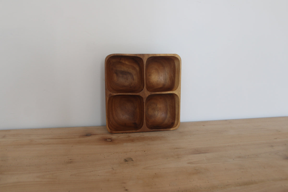 Plateau apéritif vintage en bois exotique – plat 4 compartiments style monkey pod