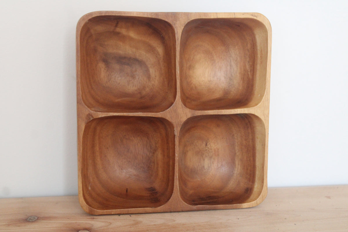 Plateau apéritif vintage en bois exotique – plat 4 compartiments style monkey pod