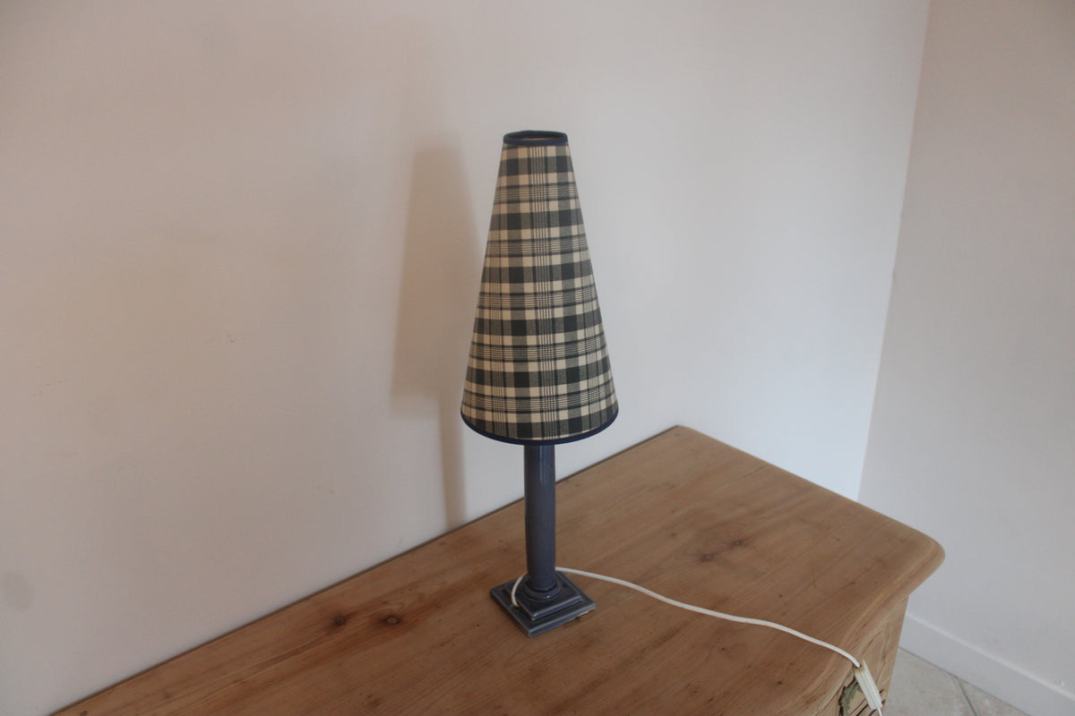 Lampe à poser vintage en céramique gris bleuté – Abat-jour conique tartan écossais – Années 70/80