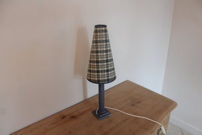 Lampe à poser vintage en céramique gris bleuté – Abat-jour conique tartan écossais – Années 70/80