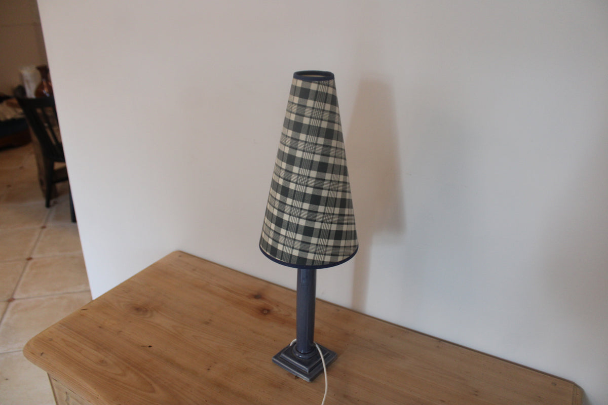 Lampe à poser vintage en céramique gris bleuté – Abat-jour conique tartan écossais – Années 70/80