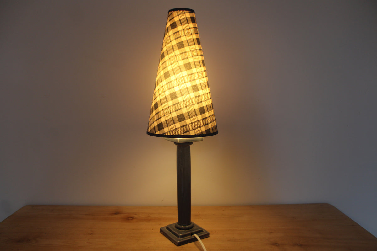 Lampe à poser vintage en céramique gris bleuté – Abat-jour conique tartan écossais – Années 70/80