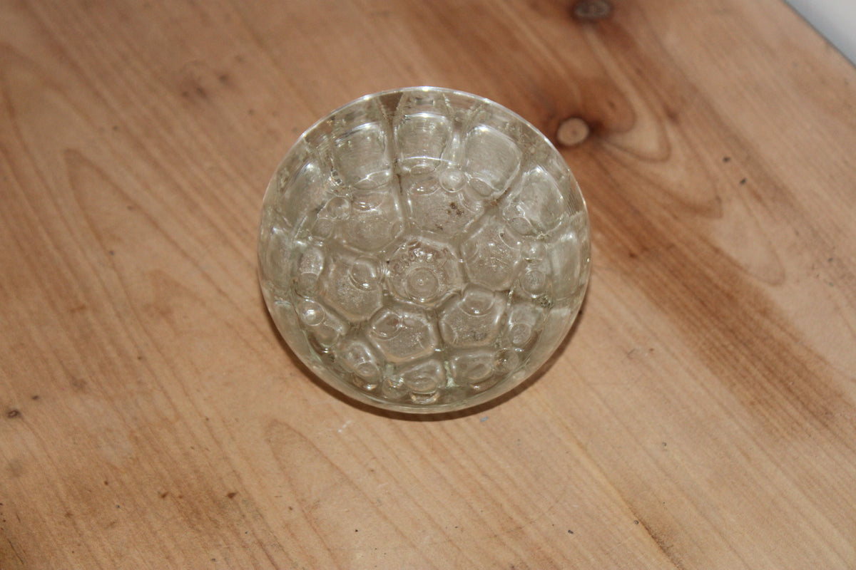 Ancien pique-fleurs en verre moulé transparent – Porte-fleurs vintage – Ø 10 cm