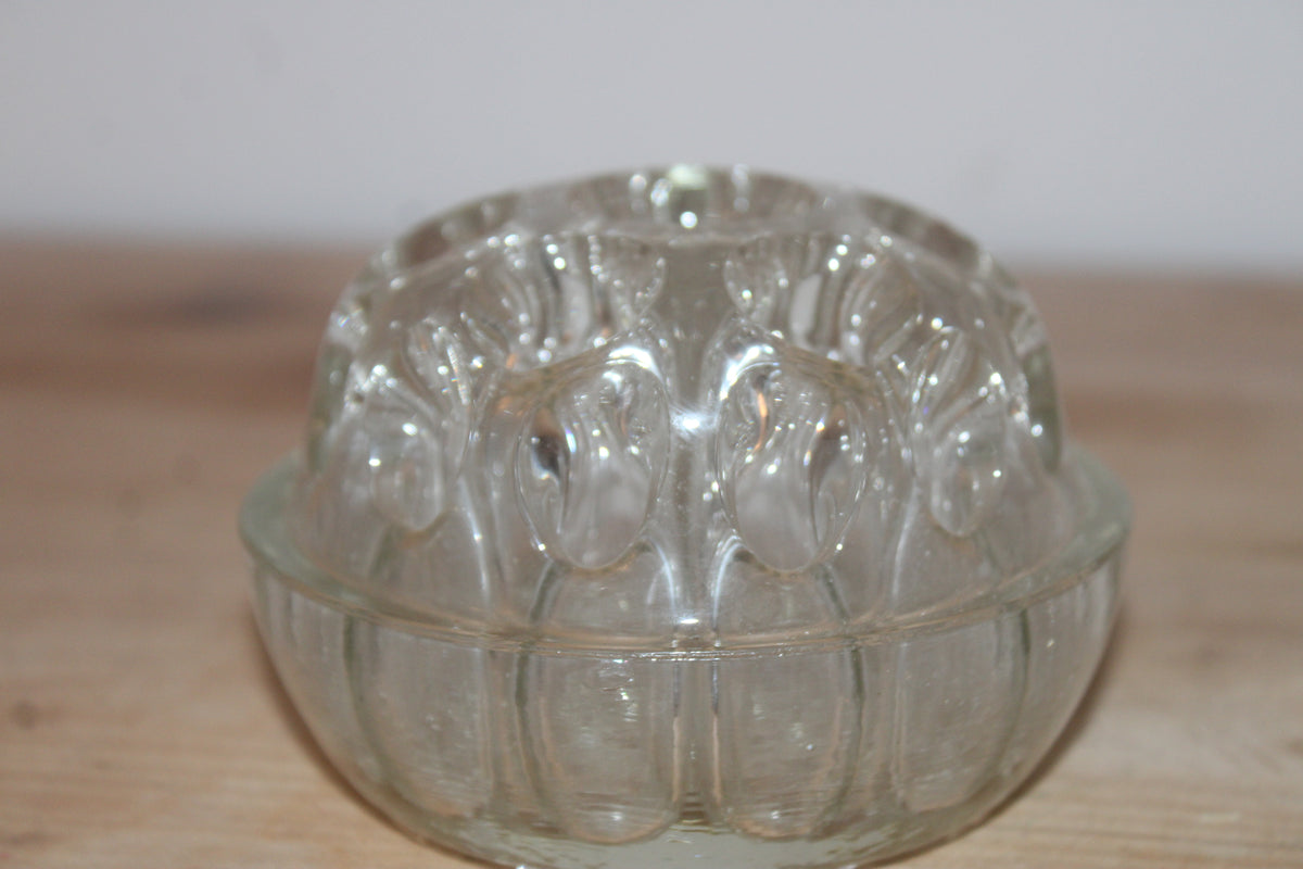 Ancien pique-fleurs en verre moulé transparent – Porte-fleurs vintage – Ø 10 cm