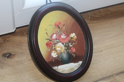 Petit tableau ovale vintage – Bouquet de fleurs peint en relief – Cadre bordeaux rétro