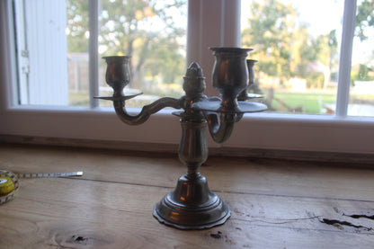 Chandelier vintage en étain à 3 feux – Candélabre ancien poinçonné – H 20 cm