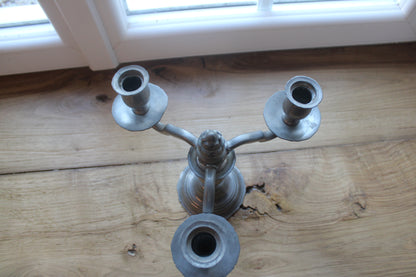 Chandelier vintage en étain à 3 feux – Candélabre ancien poinçonné – H 20 cm