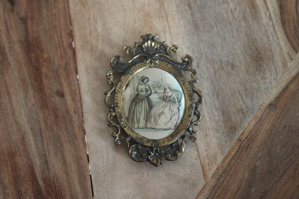 etit cadre miniature vintage en métal doré – Scène romantique – Style rococo