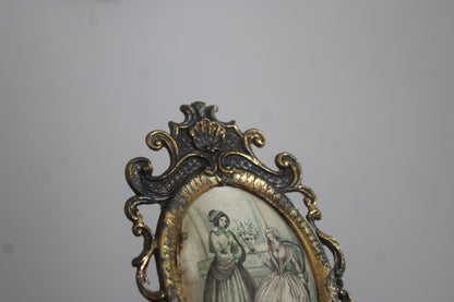 etit cadre miniature vintage en métal doré – Scène romantique – Style rococo