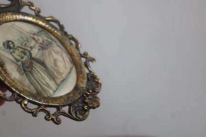 etit cadre miniature vintage en métal doré – Scène romantique – Style rococo