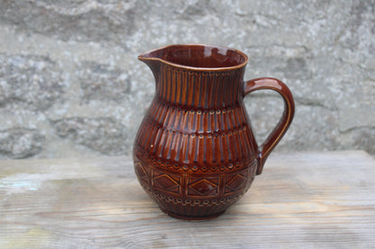 Superbe pichet vintage Digoin Sarreguemines en céramique émaillée brune