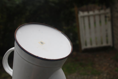Ancienne cafetière en tôle émaillée blanche vintage